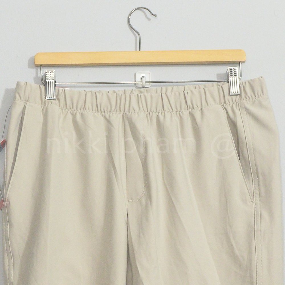 NWT Greg Norman Men’s Pull-On Short in TAN - Picture 3 of 5